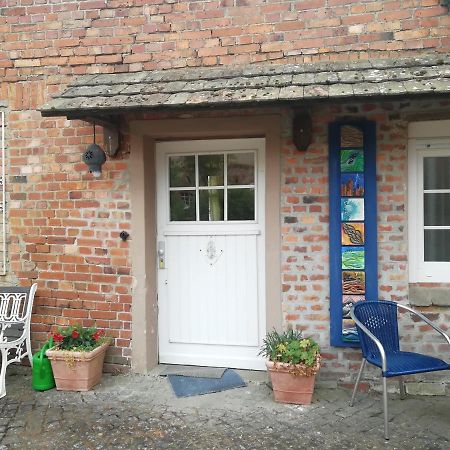 Ehemalige Bibliothek Apartment Fuer 2 Mit Kueche Kamin Netflix Parken Und Hofladen Steinhofel Exterior photo