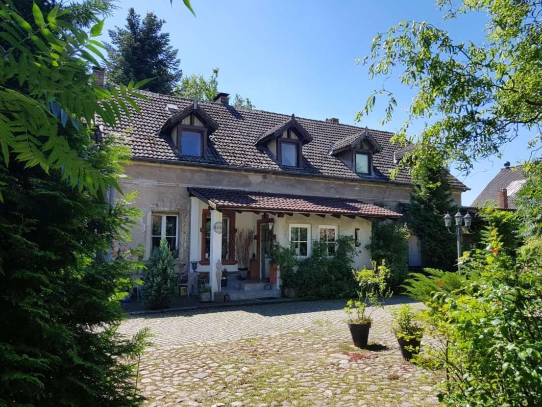 Ehemalige Bibliothek Apartment Fuer 2 Mit Kueche Kamin Netflix Parken Und Hofladen Steinhofel Exterior photo
