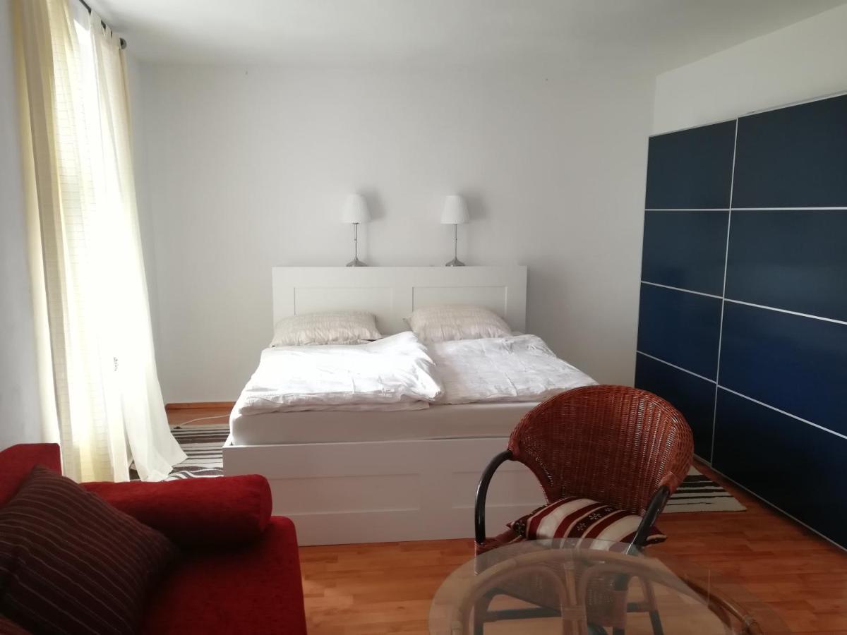 Ehemalige Bibliothek Apartment Fuer 2 Mit Kueche Kamin Netflix Parken Und Hofladen Steinhofel Exterior photo