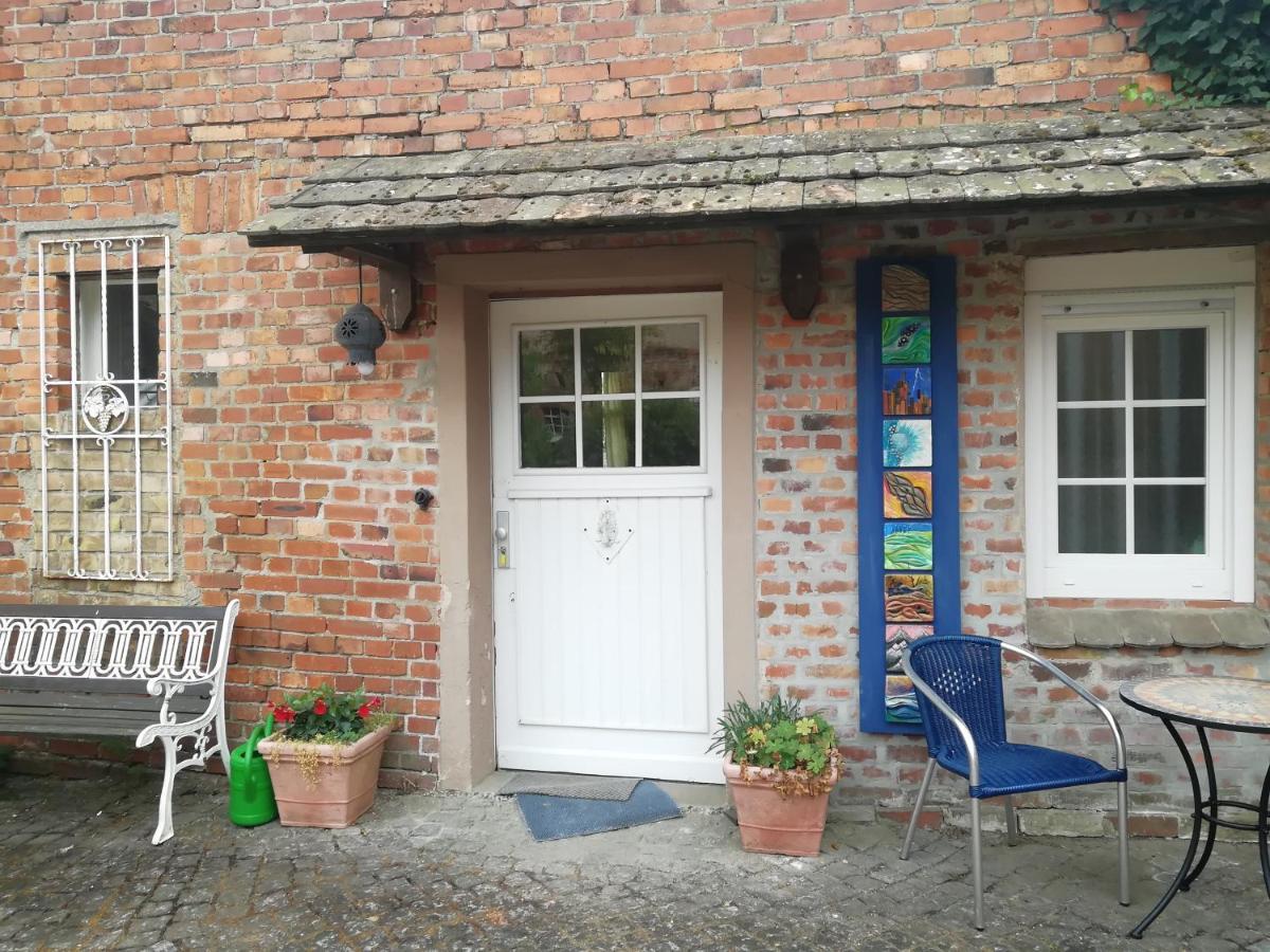 Ehemalige Bibliothek Apartment Fuer 2 Mit Kueche Kamin Netflix Parken Und Hofladen Steinhofel Exterior photo