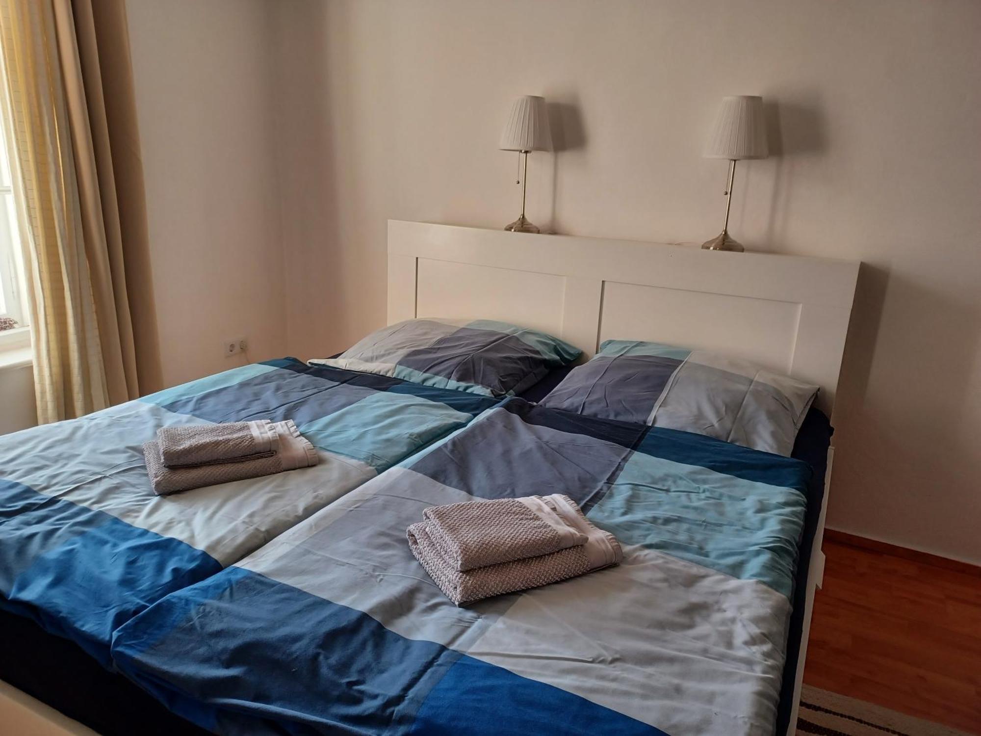 Ehemalige Bibliothek Apartment Fuer 2 Mit Kueche Kamin Netflix Parken Und Hofladen Steinhofel Exterior photo